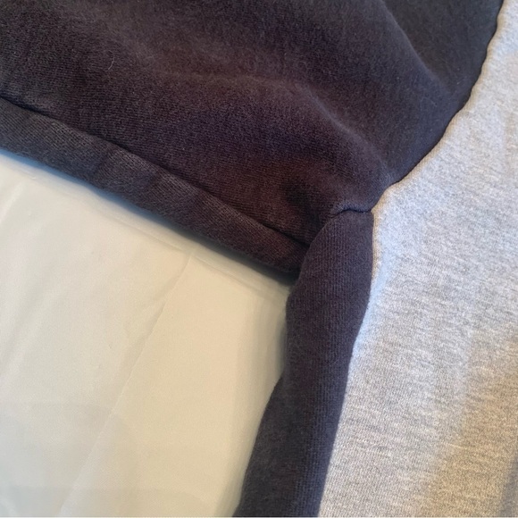 🏒Roots Official NHL Toronto  Maple Leafs 1/4 Zip Sweater Women’s Size Medium🏒 - Picture 8 of 11